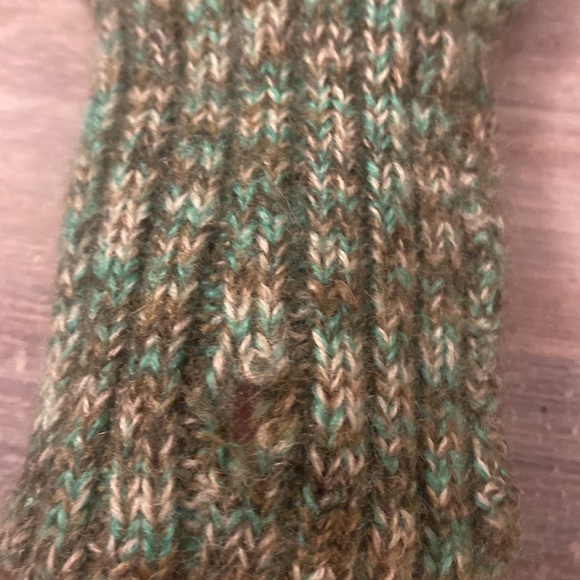 5 piece mix match bundle of colorful hats scarves and gloves - Picture 7 of 7